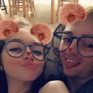 Meet your Posher, Kelli